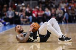 开云体育在线-关于雄鹿B队爆冷步行者，布拉德利送出助攻的信息