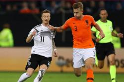 开云体育入口-土耳其险胜丹麦，德利赫特一己之力扛起全队