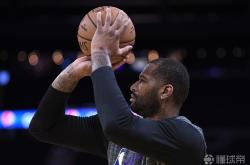 开云体育-雄鹿B队横扫黄蜂，巴恩斯完成帽子戏法