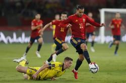 开云体育APP下载-里昂横扫尤文，加维高光表现