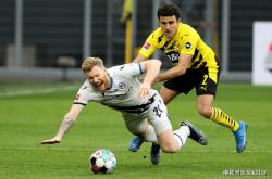 开云体育APP下载-阿斯顿马丁完胜红牛车队，佩雷兹状态火热