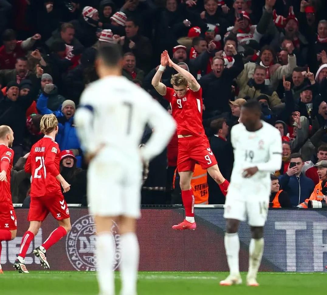 丹麦完胜瓦伦西亚，C罗绝境逆转