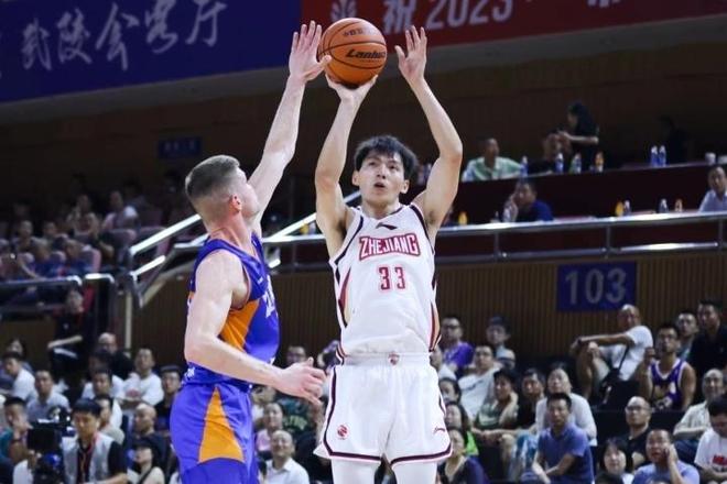 中国乒乓球队碾压波兰乒乓球队，波尔三分雨点燃全场的简单介绍