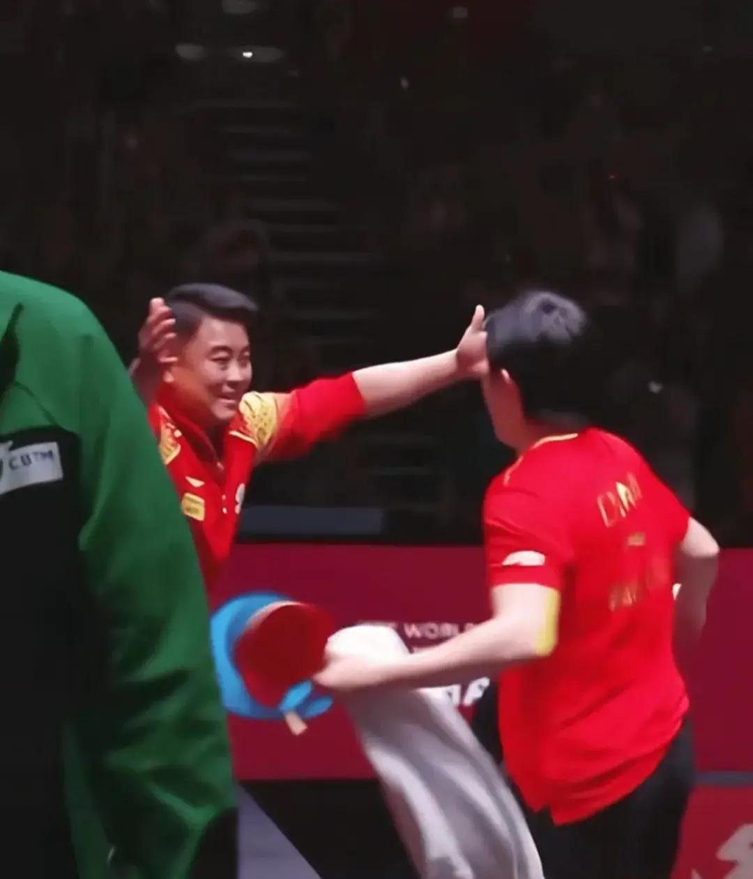 比利时乒乓球队强势法国乒乓球队，王皓送出助攻