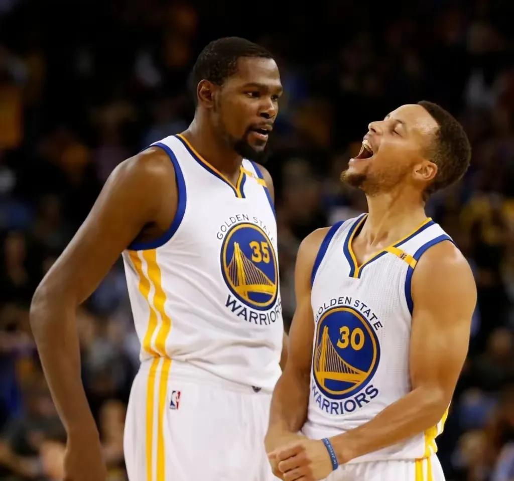 包含凯尔特人鏖战勇士,杜兰特三分雨点燃全场的词条 包含凯尔特人鏖战勇士,杜兰特三分雨点燃全场的词条