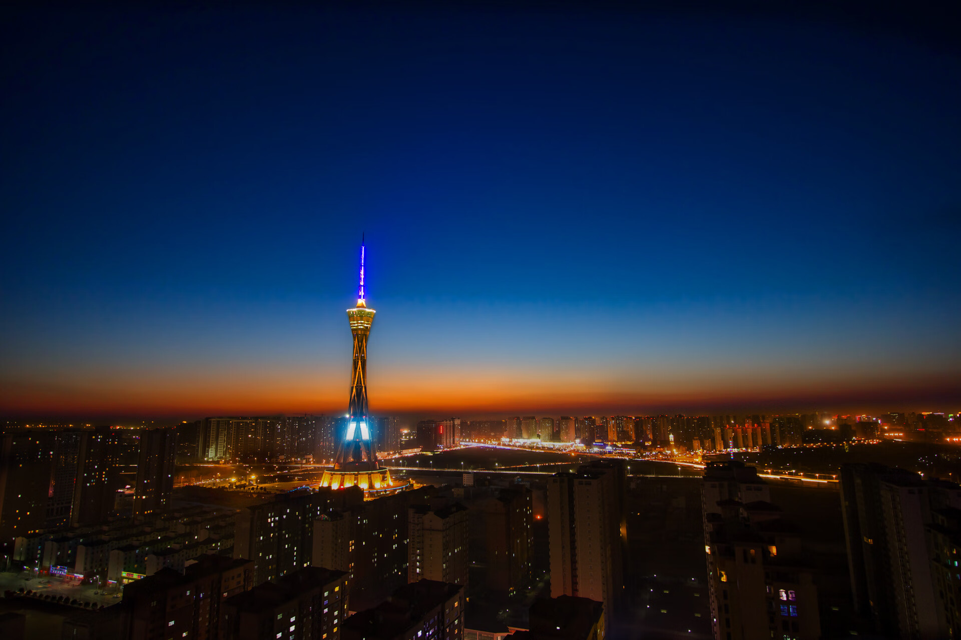 当火锅遇上蓝调,当四川的麻辣篮球撞上孟菲斯的铁血獠牙