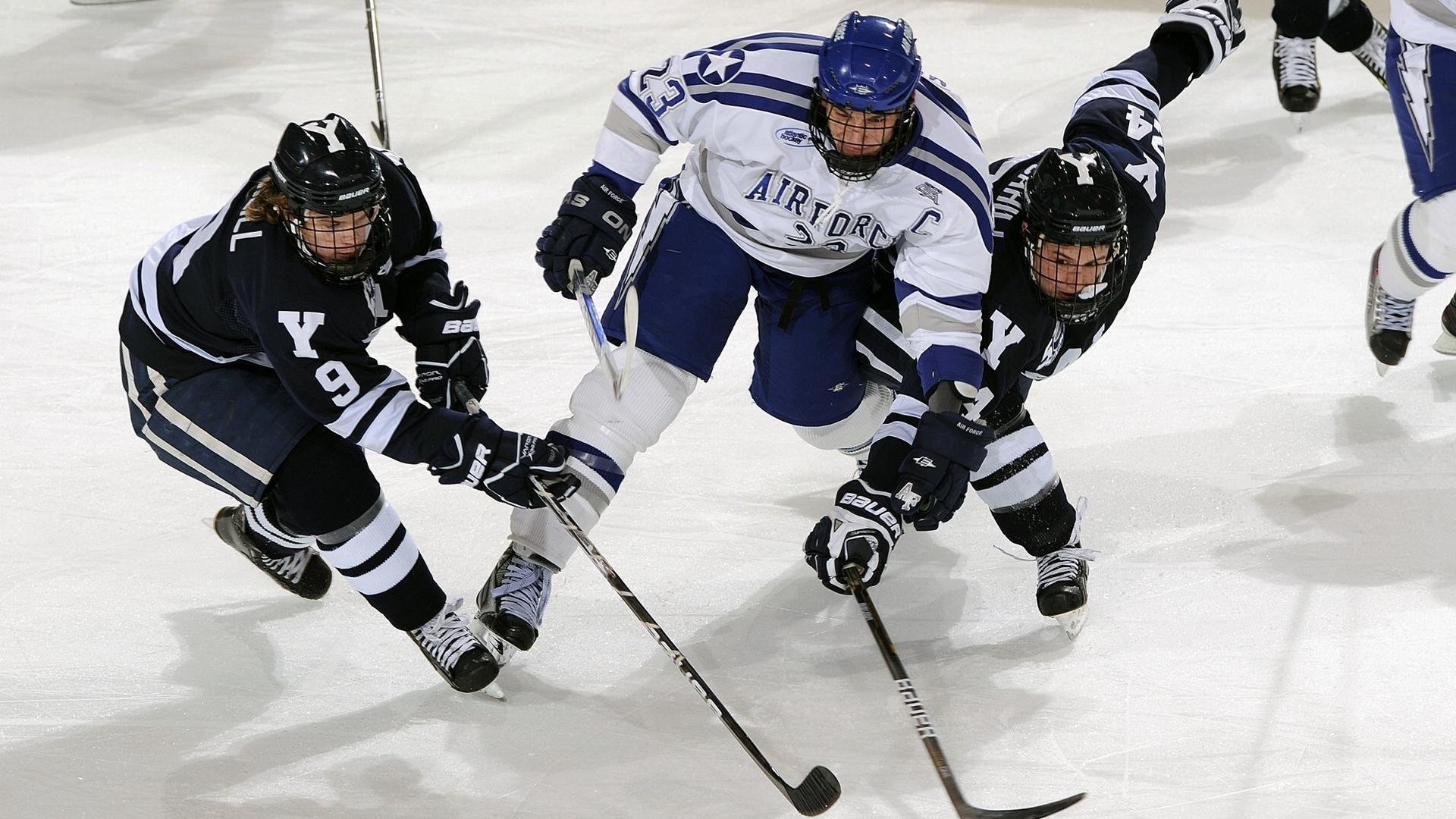 双星闪耀，当团队铁流碾过钢铁防线，个人锋芒劈开赛场黑夜