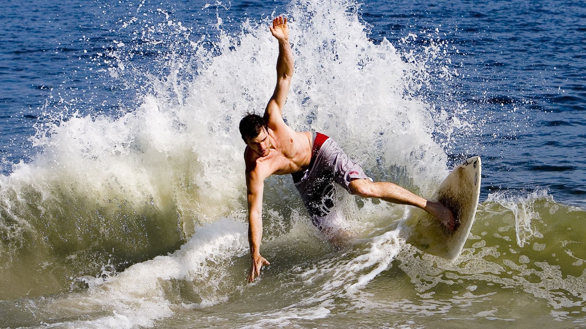 亚洲之盾锁死红魔！李刚仁防守艺术震惊梦剧场，曼联狂攻无果陷迷途