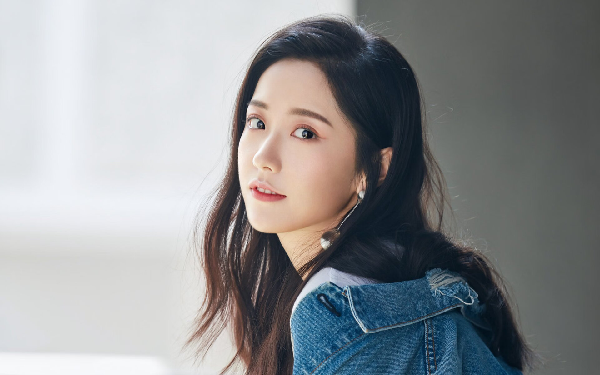 王牌对王牌，老鹰队险胜深圳，德罗赞英雄泪洒赛场