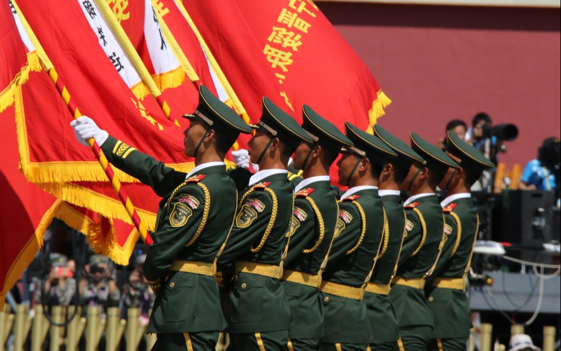 一剑封喉！斯通斯再演大场面先生，哥伦比亚险胜背后是他沉默的秩序