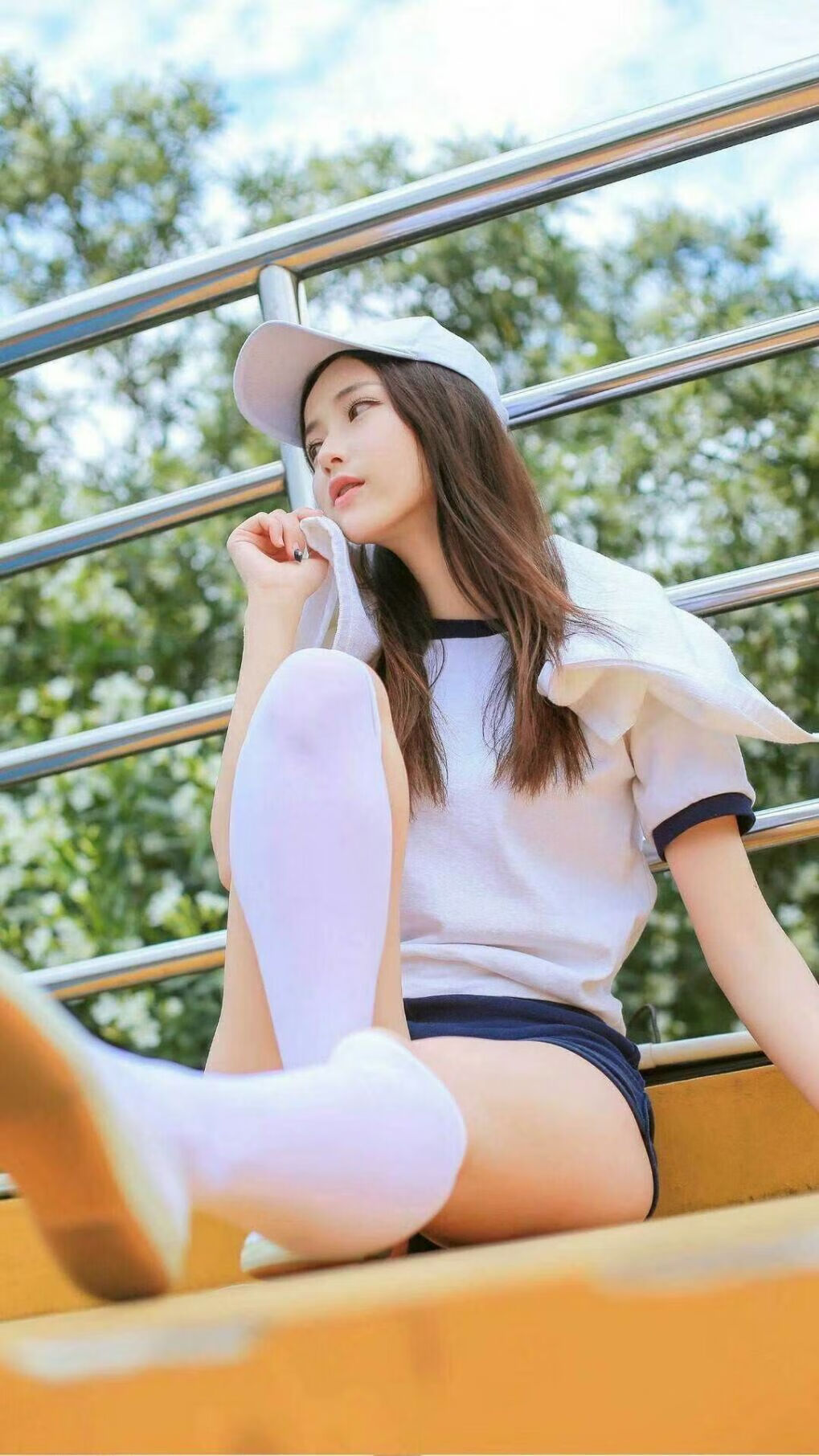 一人与一城的碰撞,皮克的终焉绝唱与勒沃库森的钢铁洪流