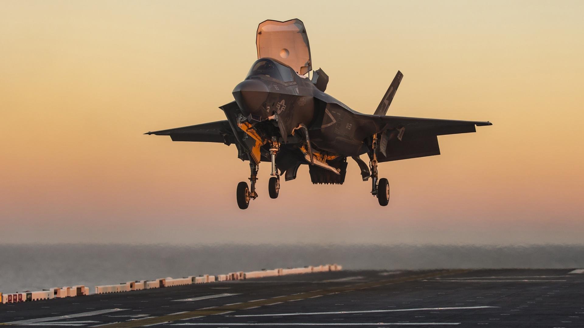 沙漠雄鹰与冰原铁骑,一场算法驱动的硬仗