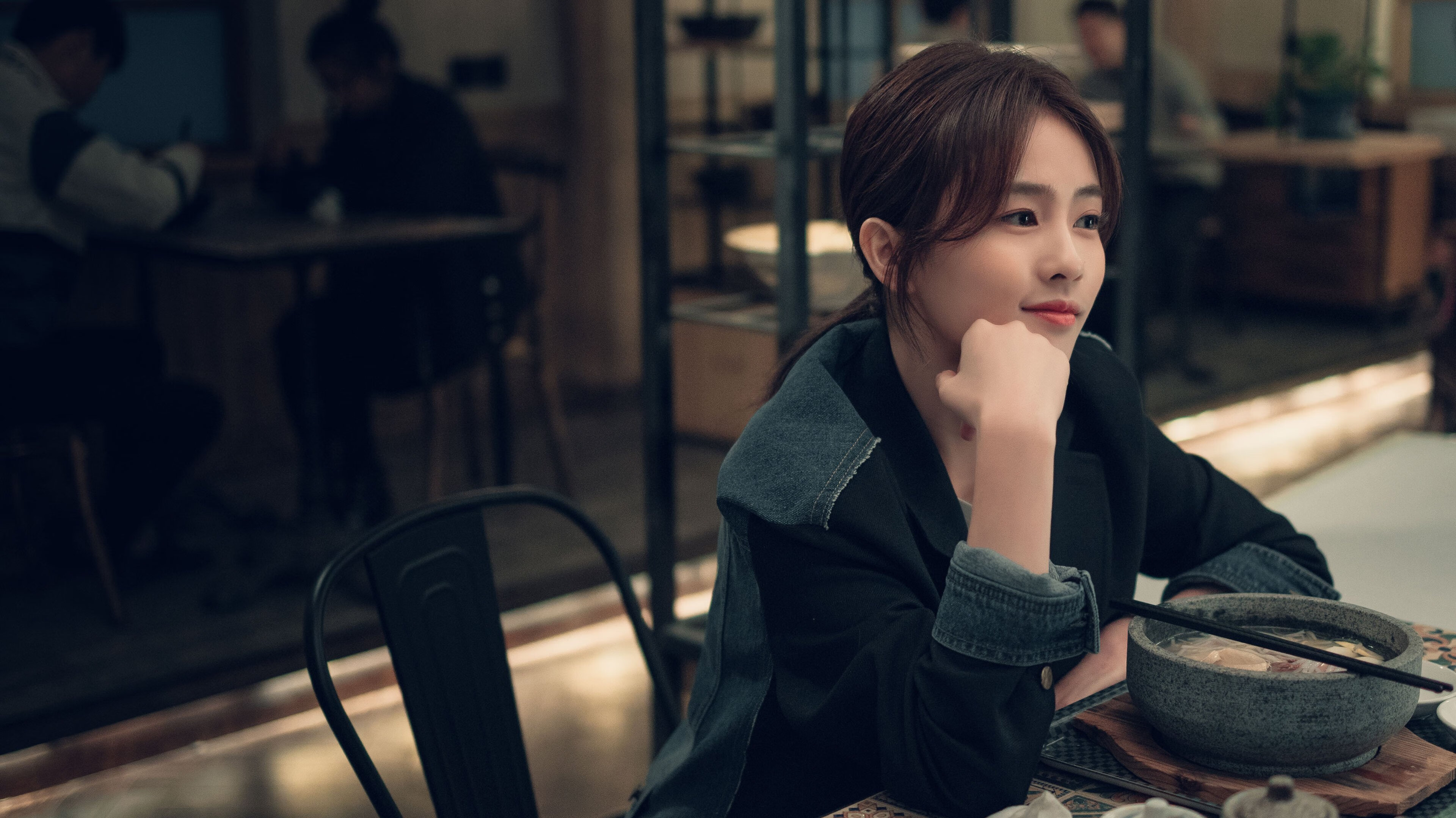 绿茵场外的能源德比，当沙特用高位逼抢压制奥地利的转型反击